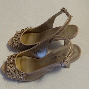 Karen Scott Shoe 6